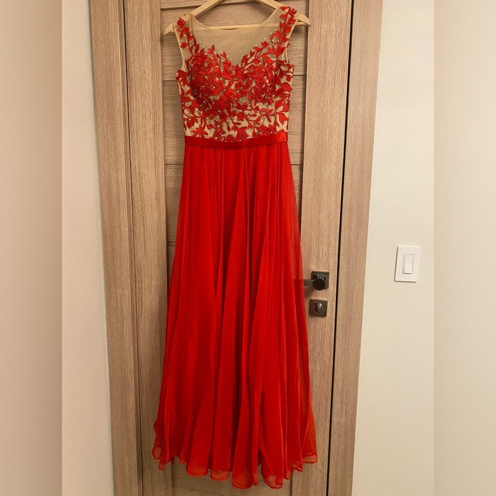 SOLD- Classically Beautiful Sherri Hill A-Line, lace appliqué gown Size 6